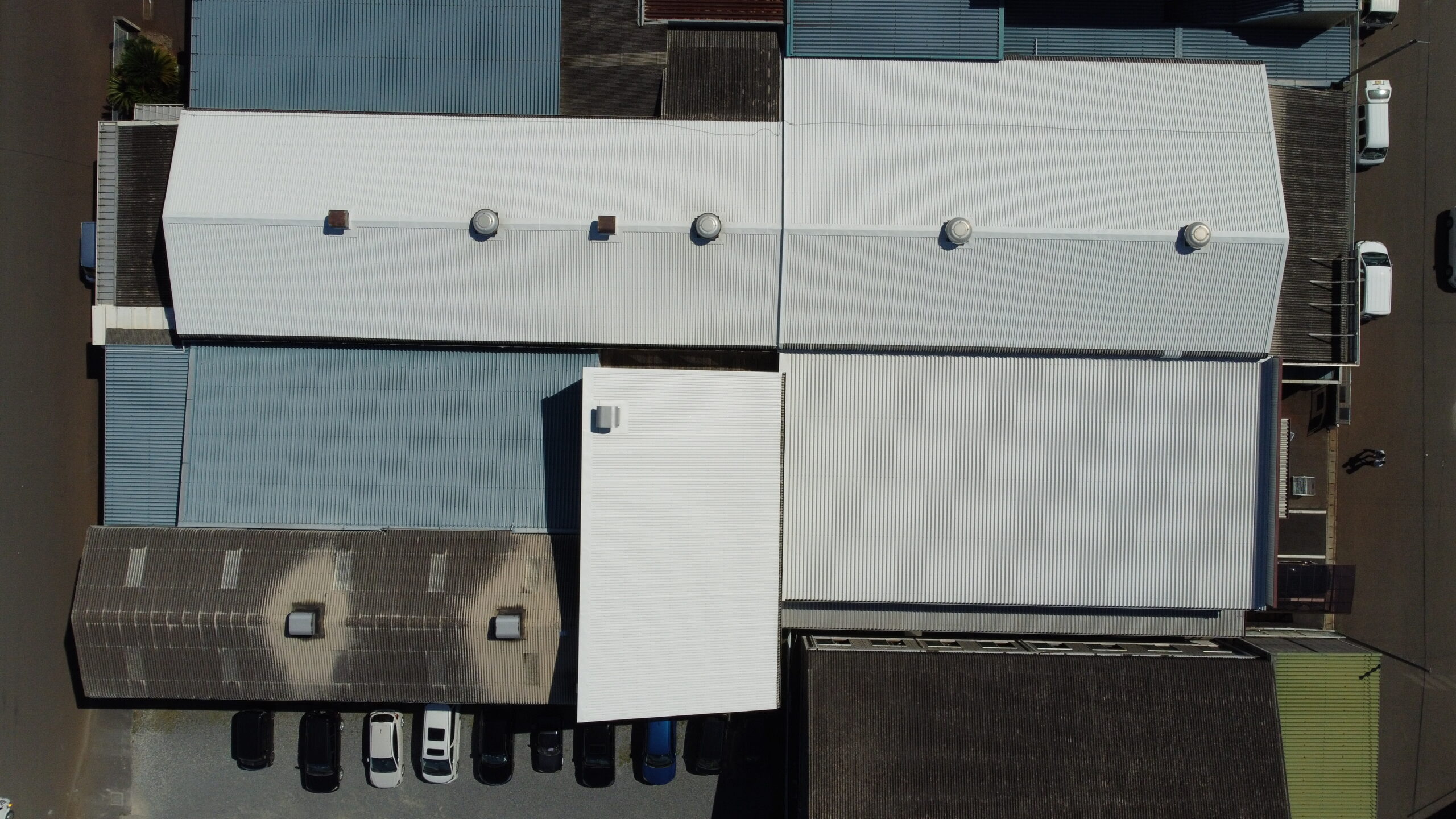 スレート屋根カバー工法施工後