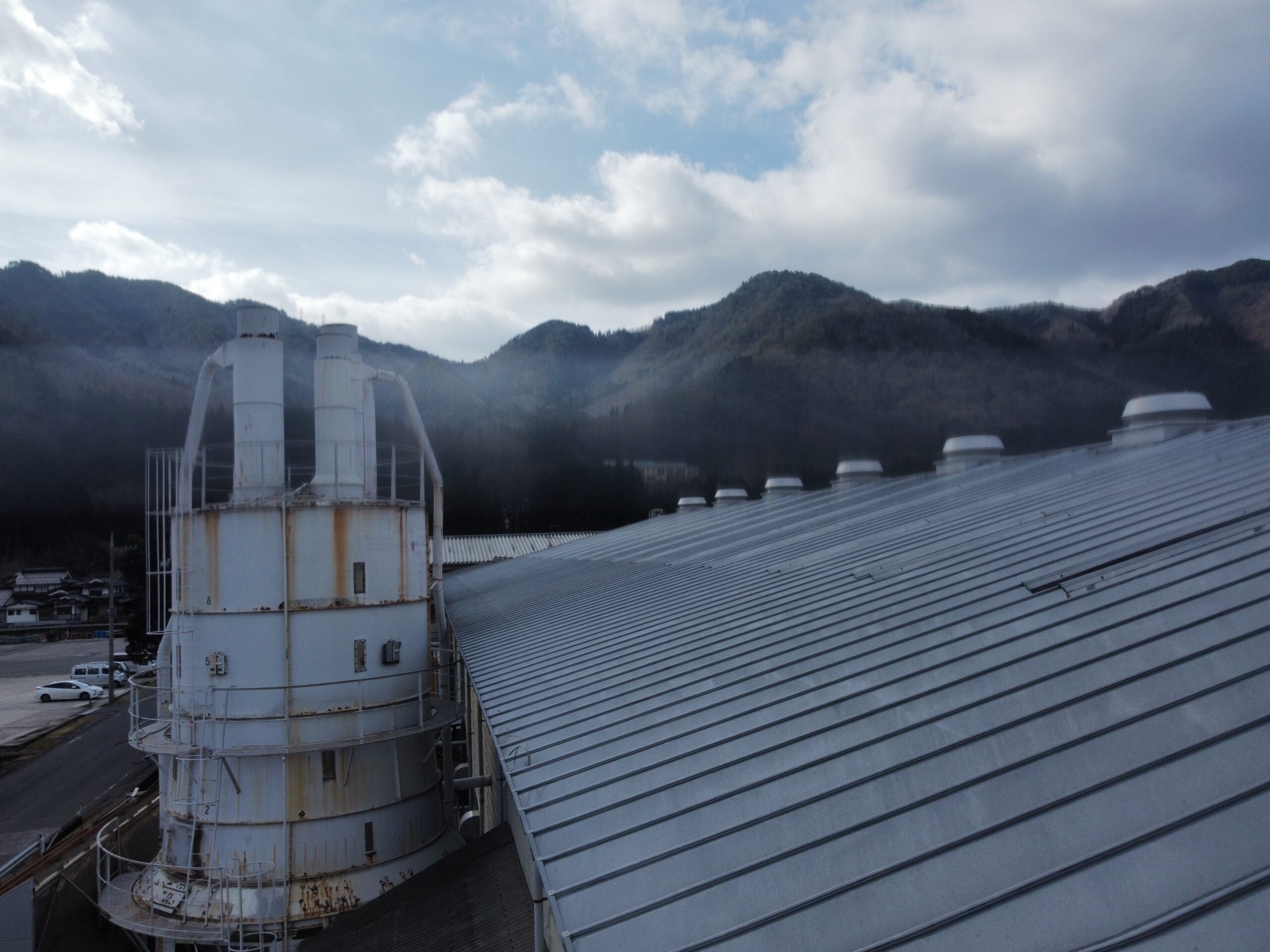 日陰式遮熱資材　ルーフシェード施工前