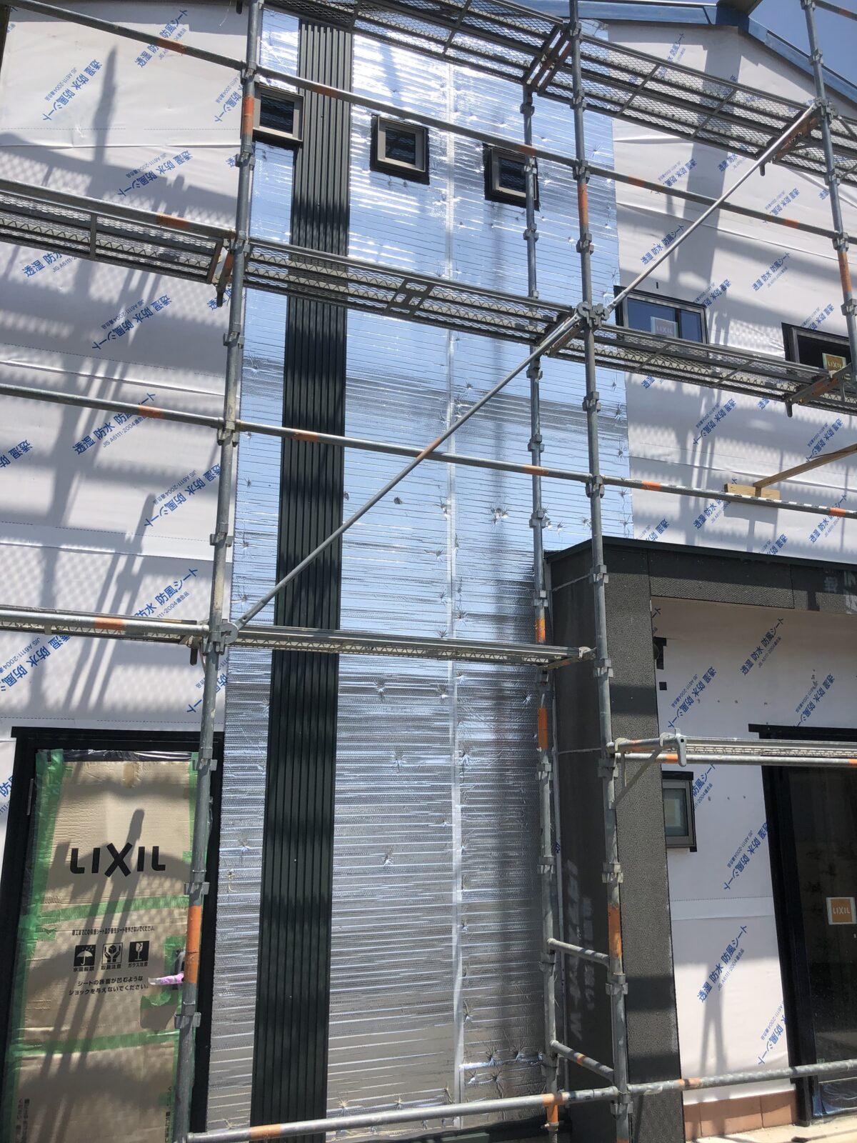 外壁　遮熱　工事中
