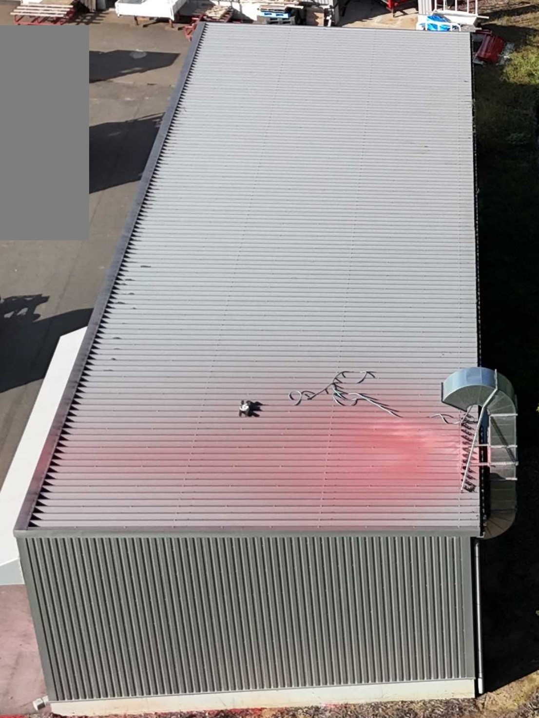 新々　消防車消す